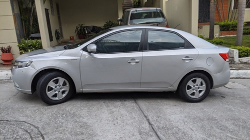 Kia Cerato Forte Automático Full Equipo $15,990