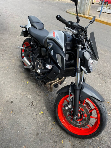 Imagem 5 de 13 de Yamaha Mt-07