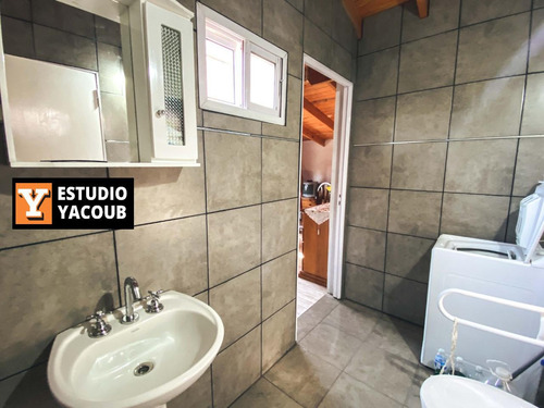 Casa En Venta - 2 Dormitorios 2 Baños - 1.000mts2 - Cortaderas, Balcarce
