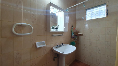 Imagen 12 de 23 de Venta - Casa Cuatro Ambientes Con Garaje Y Departamento - Irala 6071
