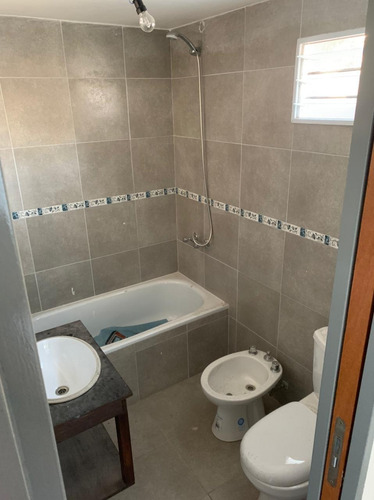 Imagen 5 de 5 de Departamento 2 Ambientes Con Patio Y Cochera