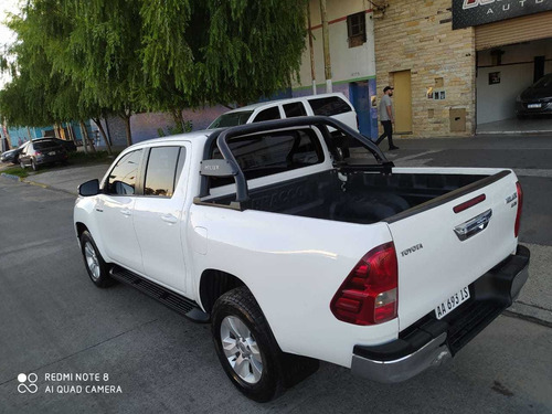 Toyota Hilux 2.8 Cd Srv 177cv 4x2 2016