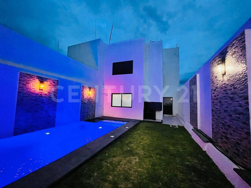 Casa En Venta Con Alberca, Cuautla, Morelos