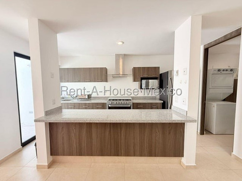 Zakia En Renta Casa Amueblada Con 2 Recamaras Cada Una Con Baño En Suite Qh252912