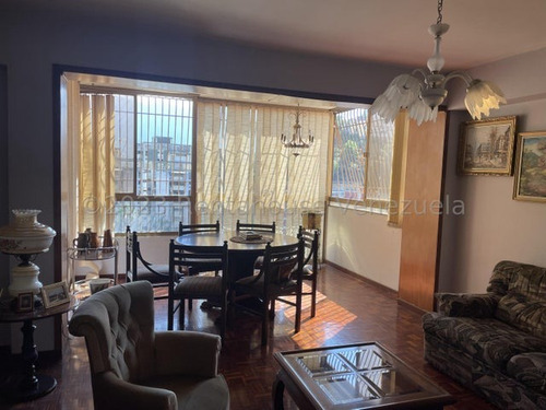 Amplio, Cómodo Y Acogedor Apartamento En Venta En Colinas De Santa Mónica Mls#25-4826 - Jca