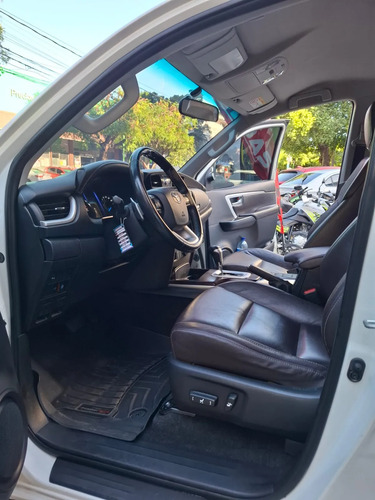 Toyota Fortuner 2.7L 4X2 At