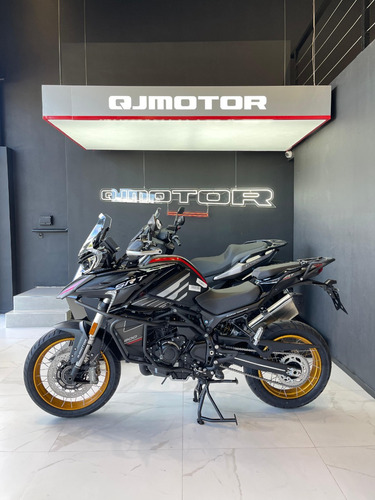 Qj Motor - Srt 800 Negra