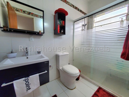 Amplia Y Confortable Casa En Venta Urb. Fundación Mendoza, Maracay 25-6542 Hc