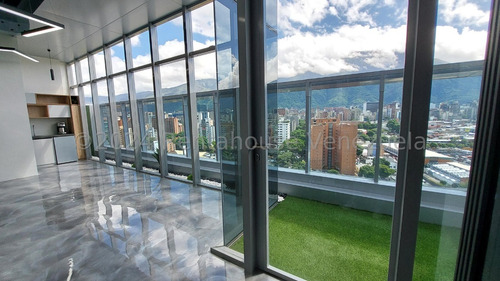 LG Alquila Oficina De Lujo Moderna Recién Remodelada A Estrenar En La Torre Cfm De La Urb. Las Mercedes