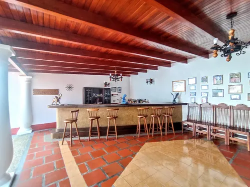 Los Samanes Casa En Venta