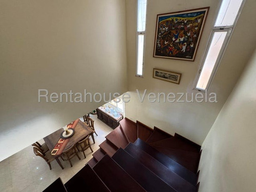 Venta De Casa Dúplex En El Alto Hatillo 25-17598