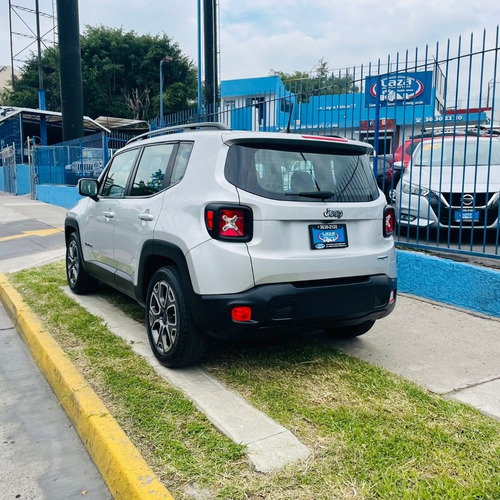 Imagen 6 de 15 de Jeep Renegade Latitude 2018