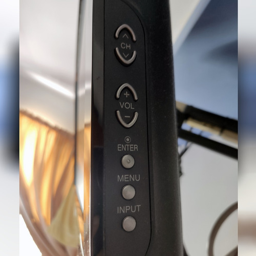 Imagen 4 de 6 de Televisor LG Pequeño Usado