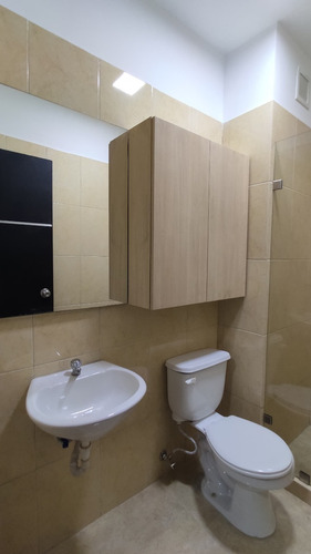 Se Alquila Apartamento A Estrenar En La Urb. Las Chimeneas, Res Montecarlo