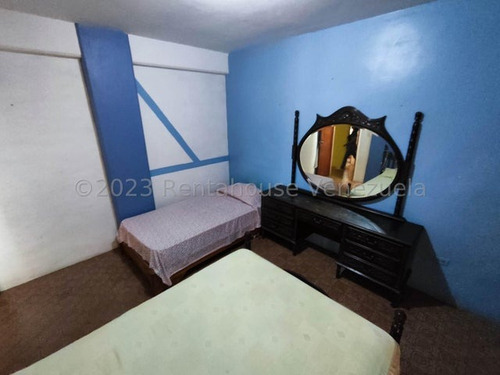 Vendo Apartamento En Turmero (castel Grande), Código 25-13554 Cm Leer Descripción