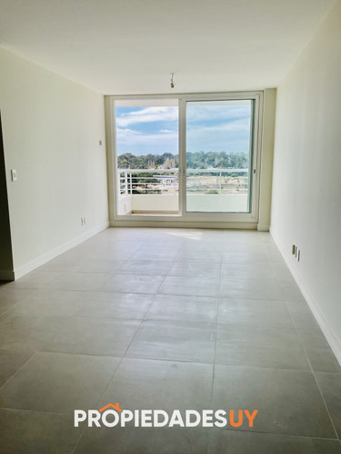 Apartamento De 1 Dormitorio Piso Alto