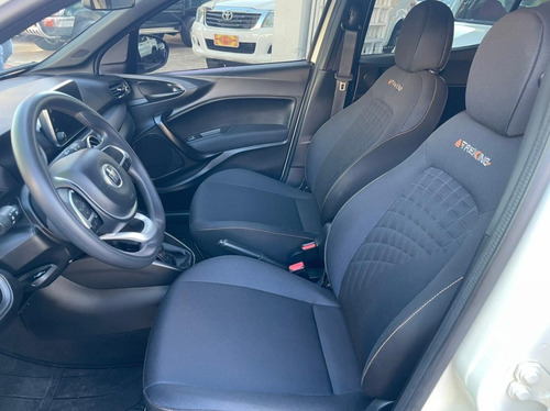 Imagem 7 de 14 de Fiat Argo Trekking 1.3 8v Flex