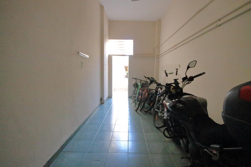 Lacarra 1178: Impecable 2amb. Patio De 5.80x3.30, Sin Exp.