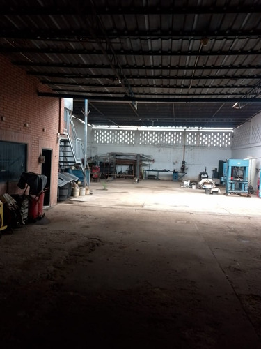 Galpón En Alquiler De 400 M2,sector Juan Urpin Barcelona An