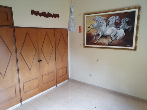 Imagen 7 de 14 de Katherine Castillo Ofrece Casa En Venta En El Parral (355m2)