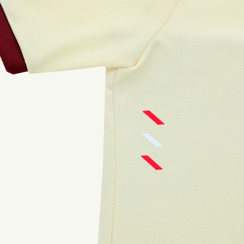 Imagen 5 de 10 de Camiseta Universitario U Deportes Modelo Bicentenario Fútbol