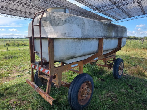 Imagen 2 de 7 de Tanque De Fibra Para Agua Potable/leche De 6000 Lts. Térmico