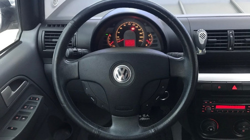 Volkswagen Suran 1.6 Highline - Tute Cars Fernando