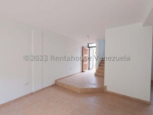 Erika Armeya Vende, Casa En La Urbanizacion Parque Choroni, Avenida Intercomunal De Cabudare Flex 25-4180