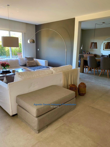 Casa En Complejo Con Seguridad