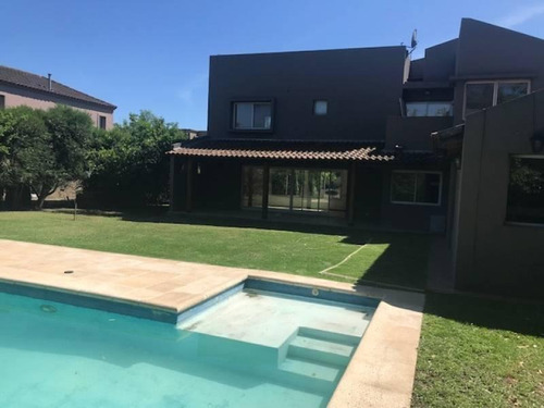 Imagen 12 de 13 de Casa En Venta En Barrio San Isidro Labrador - Villanueva Maroto Propiedades