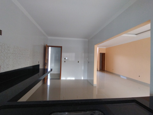 Casa/sobrado 3 Quartos Próximo Terminal Do Garavelo