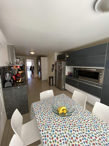 Imagen 6 de 28 de Dpto. En Venta. Chateau Village. 3 Dorm. En Suite Y Dpcia Servicio