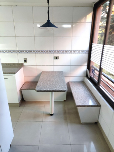 Noruega / Metro Manquehue, 2 Estacionamientos