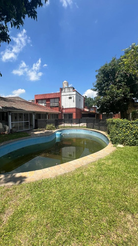 Casa En Venta En Bella Vista, Apto Comercial