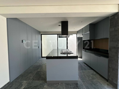 Venta De Casa En Col. Jacarandas Excelente Ubicacion Cerca De Plan De Ayala.