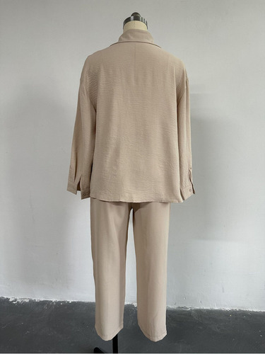 A Conjunto Piezas Con Pantalones Harén Y Camisa Informal