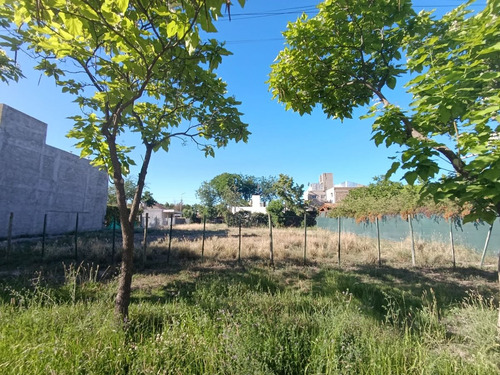 Venta Lote 300 M2 En Vistalba, Barrio Semi Privado