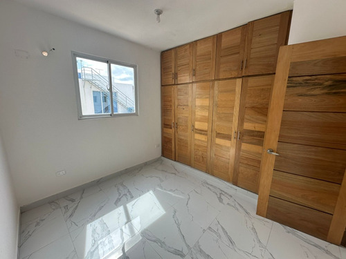Se Renta Casa Con Piscina En San Isidro Prado Oriental