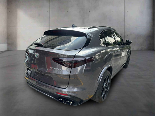 Alfa Romeo Stelvio 2022