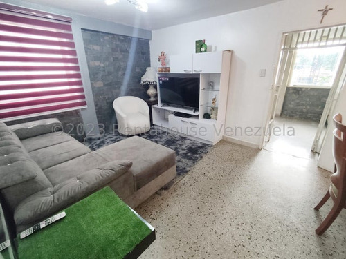 Maribel Morillo & Naudy Escalona Vende Apartamento En Urbanización Bararida Barquisimeto Lara (23-31286)