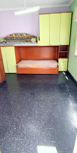 Casa De 4 Ambientes Mas Departamento Al Fondo, Piñeyro, Avellaneda.