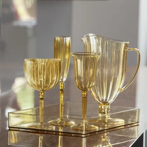 Jarra acrílica Liv Luxury de 1,6 l y 4 copas de vino espumoso de 145 ml