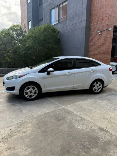 Ford Fiesta 1.6 Sportback Se Mecánica