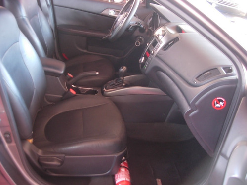 Imagem 9 de 15 de Kia Cerato