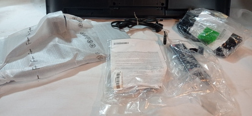 Imagen 7 de 10 de Tv Led Samsung Un32eh4003f 32 Hd Pantalla Partida Nuevo