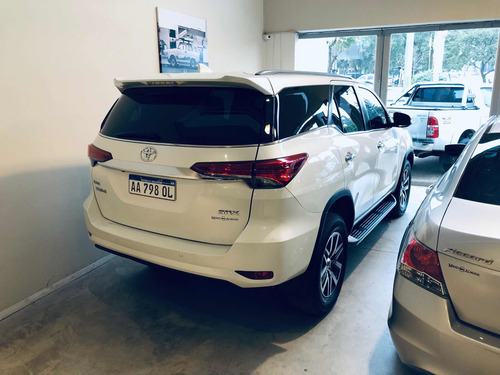 Toyota Sw4 2.8 Srx 177cv 4x4 7as At 2017