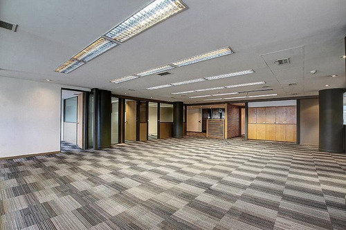 Oficina De 430 M2 En El Centro. Piso Alto, Vista Abierta, Muy Buen Estado