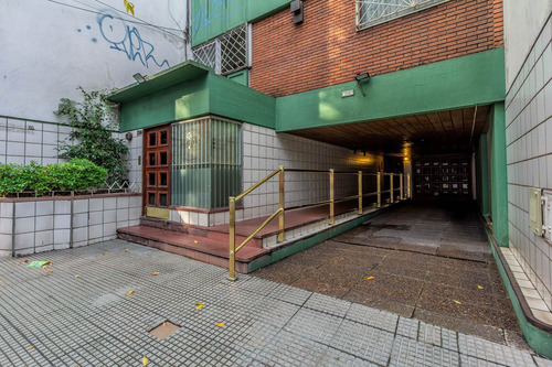 Venta Depto. Dos Ambientes Al Frente Con Balcón En Balvanera