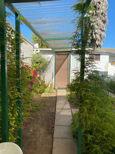 Casa En Venta De 3d, 2b.algarrobo Central.