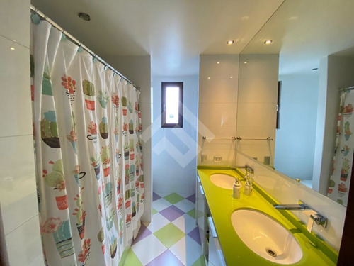 Casa En Venta De 4 Dorm. En Piedra Roja Colina